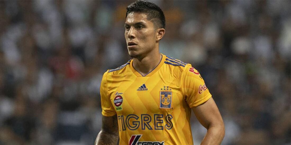 Carlos Salcedo es actualmente jugador de los Tigres de la UANL.