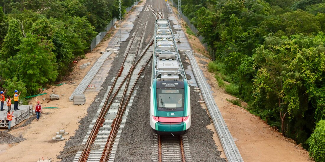 El tren Maya, en su paso por Lejía Vicario, en Quintana Roo.