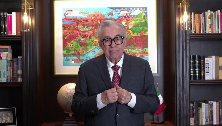 Rubén Rocha Moya reasume la gubernatura de Sinaloa tras solicitar licencia en mayo por señalamientos de EE. UU. Gobernará hasta 2027.
