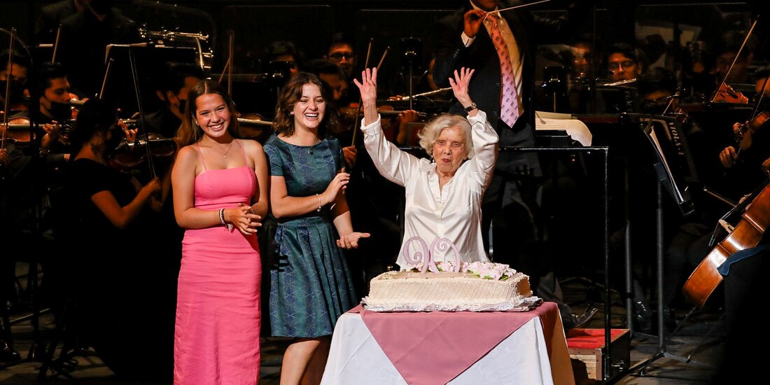 Poniatowska, celebrada en grande en Bellas Artes.