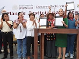 La mandataria, ayer, en San Salvador Atenco