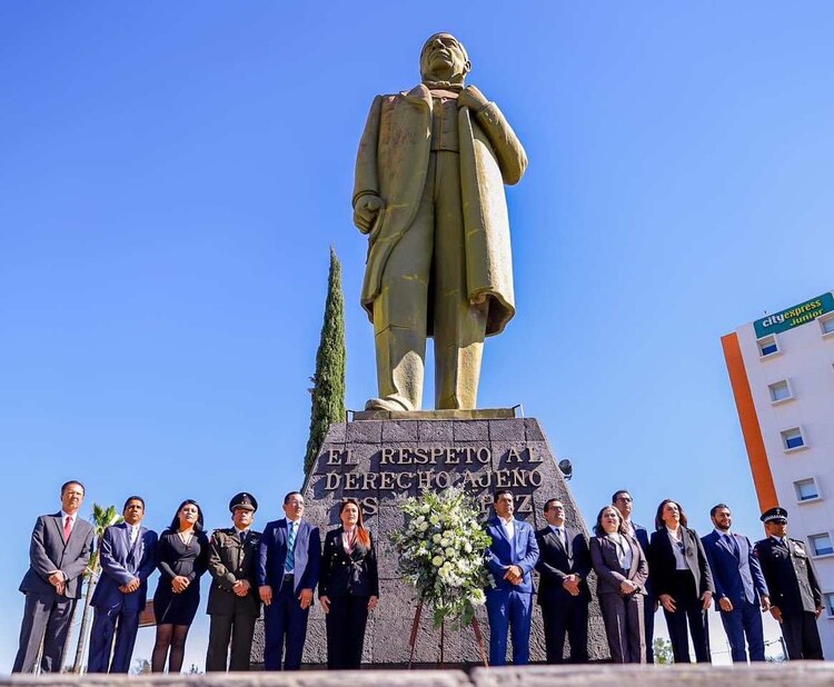 La gobernadora Tere Jiménez encabezó la conmemoración del 217º Aniversario del Natalicio de Benito Juárez.