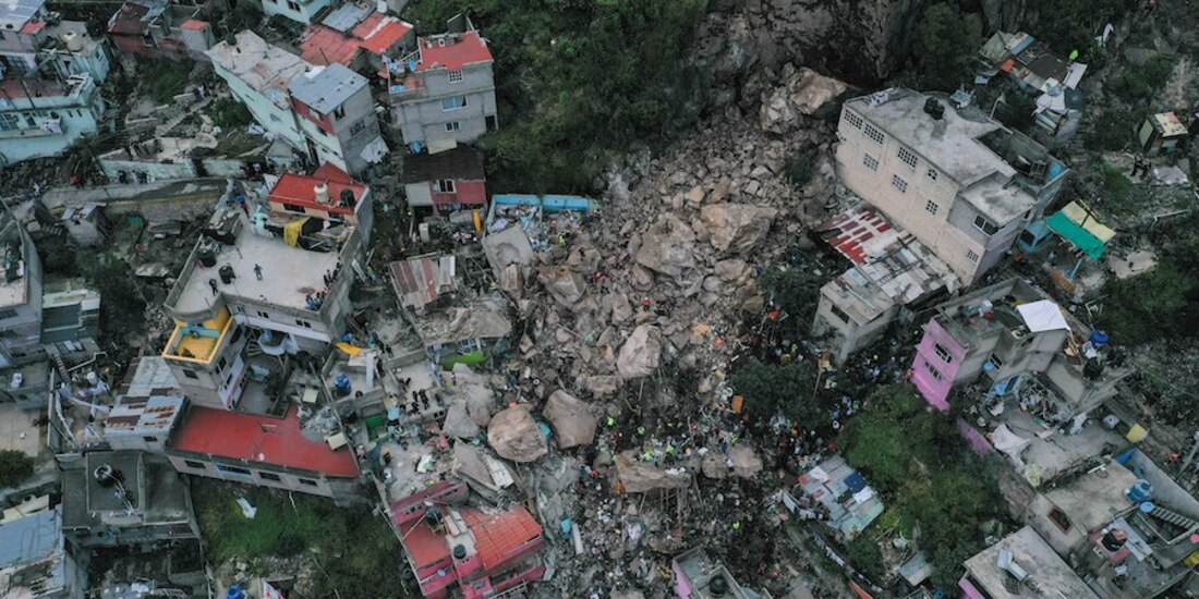 Las labores de rescate se mantenían anoche en la zona cero.