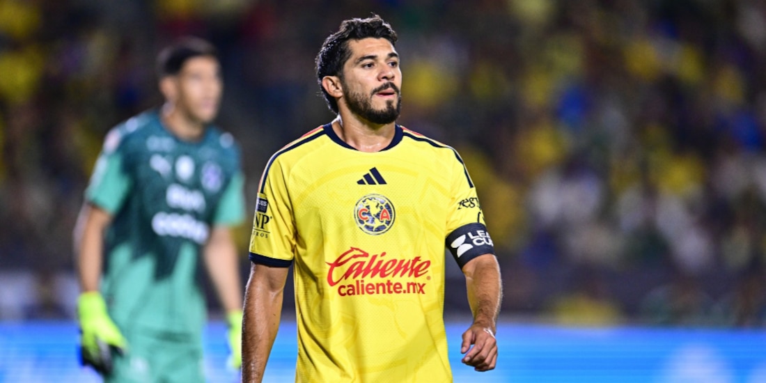 Henry Martin en un partido con el América en la Leagues Cup.