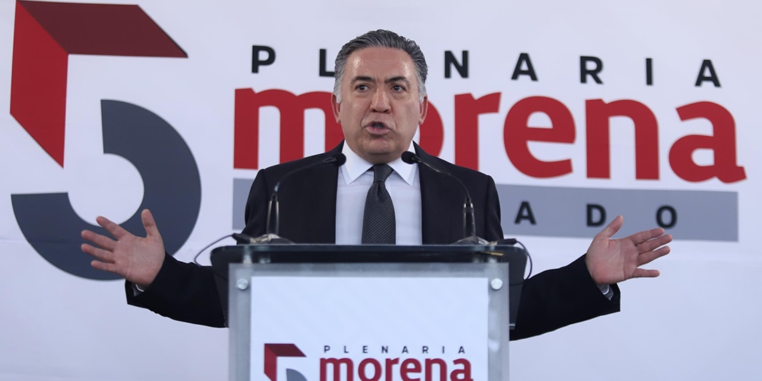 El legislador Enrique Inzunza, ayer, en conferencia de prensa.