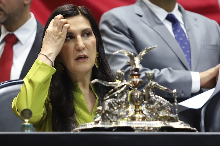 Kenia López Rabadán, presidenta de la Mesa Directiva de la Cámara de Diputados