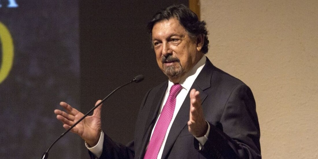 Napoleón Gómez Urrutia, senador de Morena.