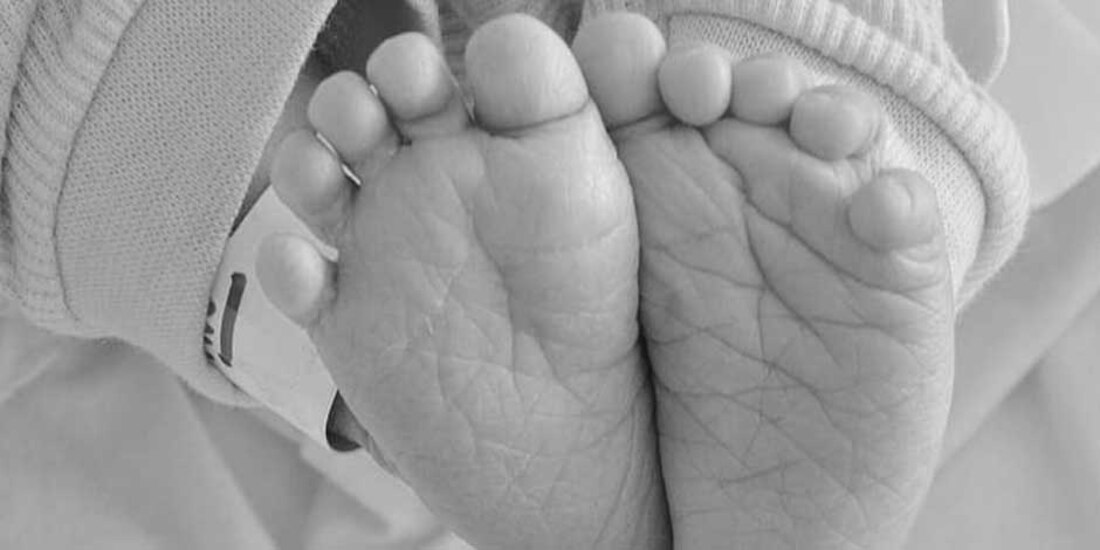 Hallan 3 bebés muertos en sótano; acusan a mujer y su padre de asesinato e incesto