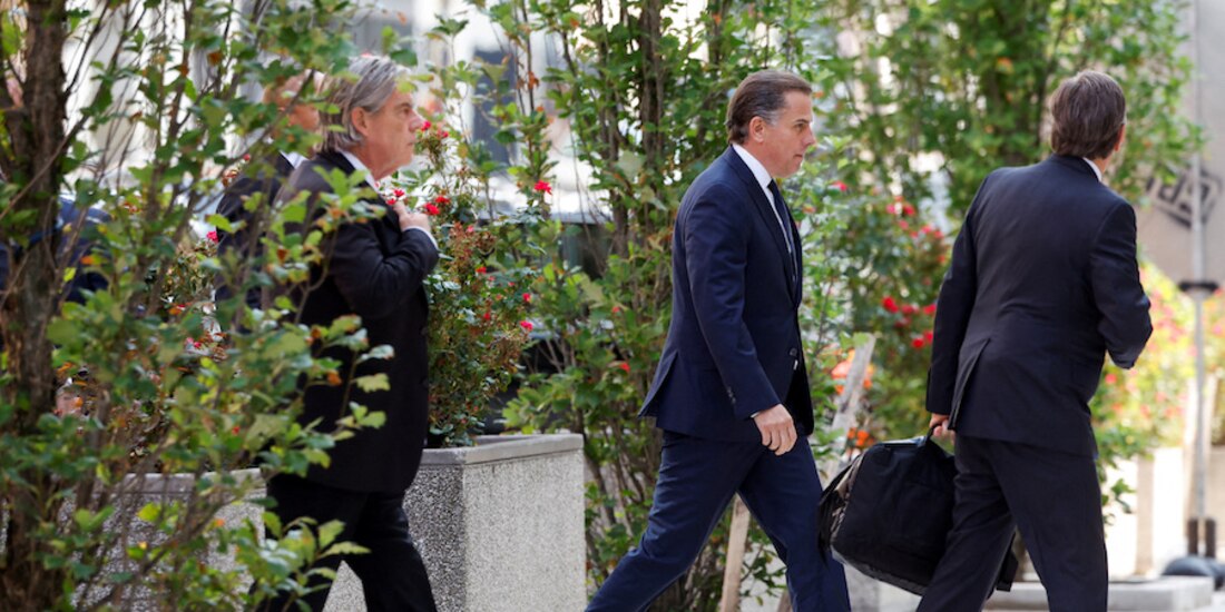 Hunter Biden (centro), al arribar al tribunal de Delaware, ayer.
