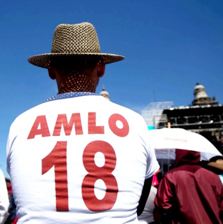 Simpatizante de AMLO en un mitin de la 4T