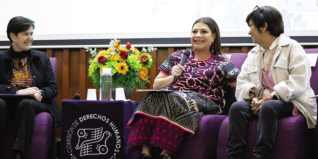 De izq. a der.: Dolores González, Clara Brugada y Edna Vega, ayer, en conferencia.