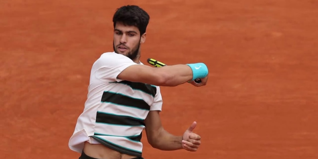Carlos Alcaraz en un partido de Roland Garros el año pasado.