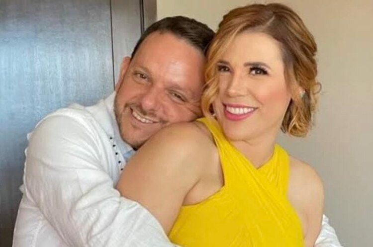 Carlos Torres y su esposa Marina del Pilar.