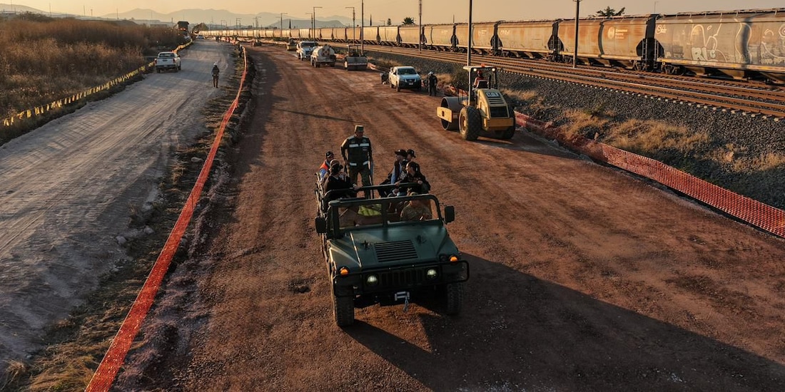 Presidenta Claudia Sheinbaum supervisa avances del tren México-Querétaro, que lleva un 8% de avance.