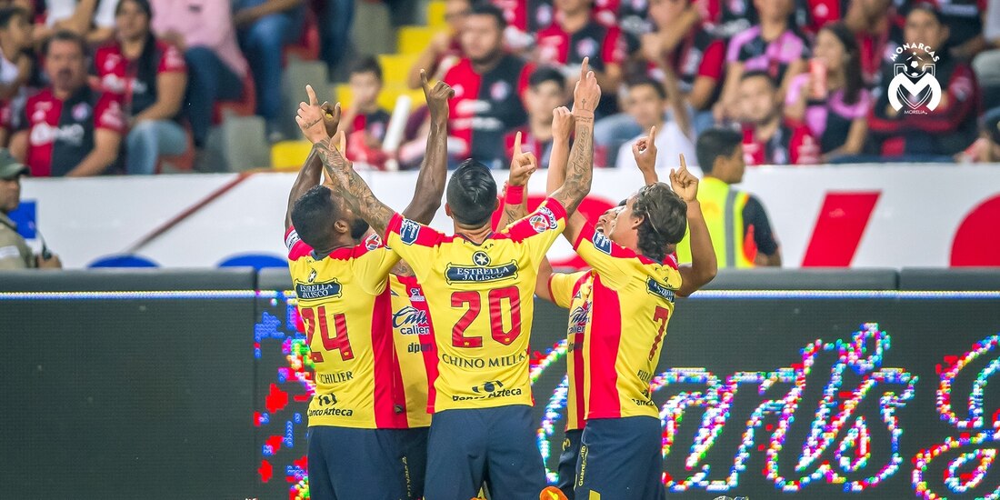 Jugadores del club purépecha celebran un gol en 2019.