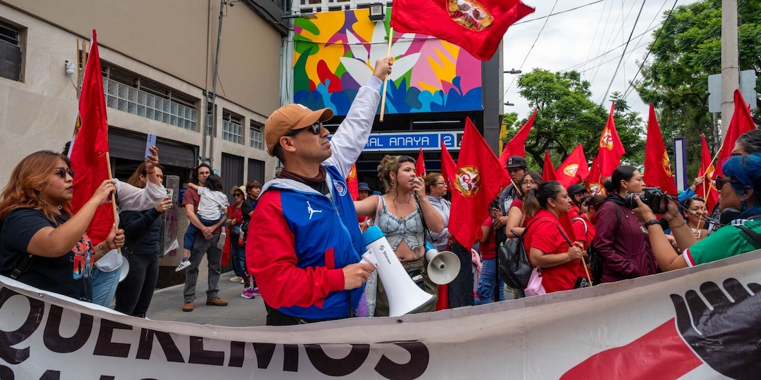 Fotografía de archivo de una manifestación de colectivos en favor de los derechos laborales, en CDMX.