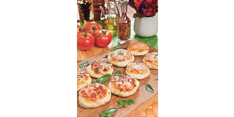 No te pierdas un día de cocina con ellos preparando pizzas.