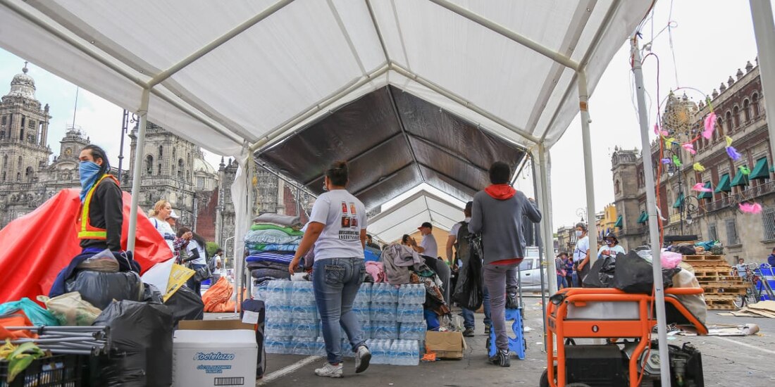 Familiares de desaparecidos en el Zócalo