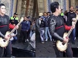 Guitarrista de Rammstein toca en el Zócalo de la CDMX