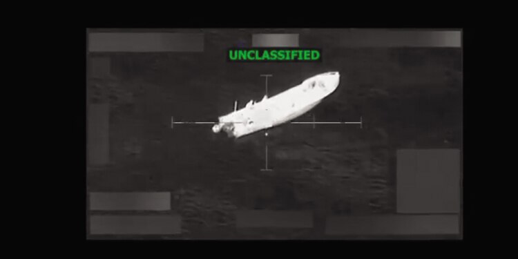 Momento de una de las dos ofensivas reportadas ayer por EU en aguas del Pacífico, donde murieron 6 personas.