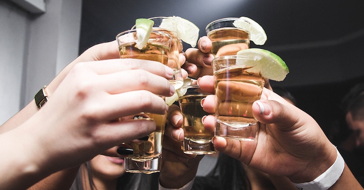 Bebidas alcohólicas en imagen de archivo