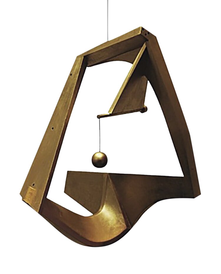 Colgante con esferas, madera dorada, 2015.