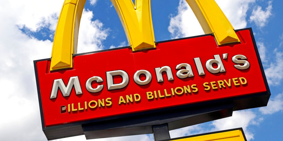 McDonald's es una cadena estadounidense de restaurantes de comida rápida.