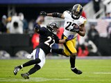 Una acción del Pittsburgh Steelers vs Baltimore Ravens de la NFL