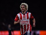 Cade Cowell celebra su gol en la victoria de Chivas sobre Pumas en la Jornada 8 de la Liga MX.