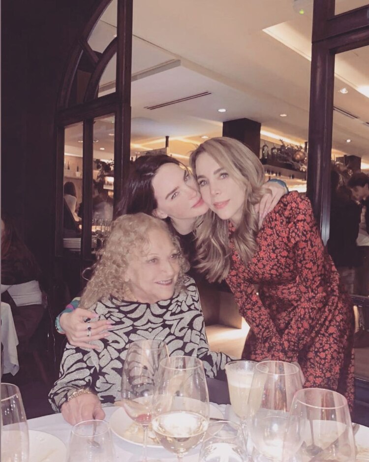 Belinda, su mamá y su abuela