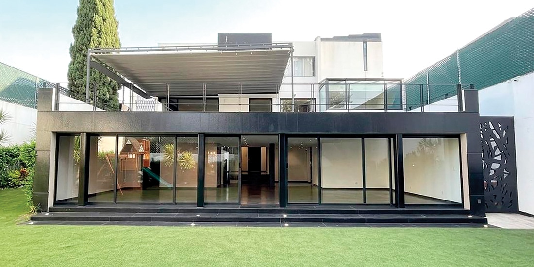 Las denuncias de vecinos refieren que el sitio, que tiene un piso de más construido