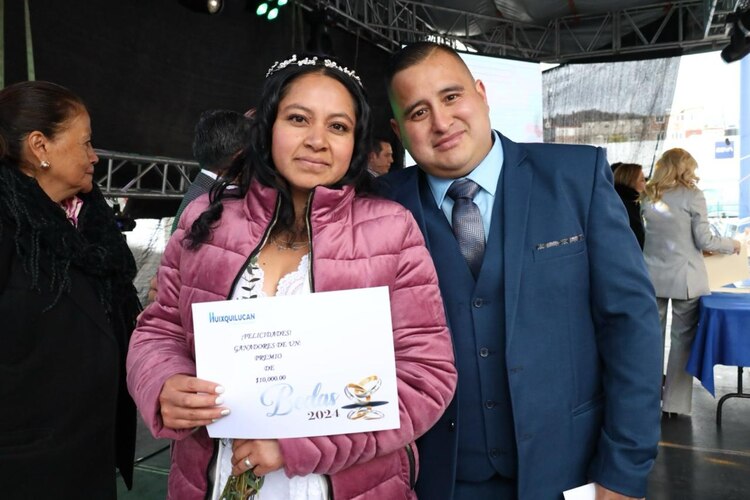 Los recién casados agradecen el apoyo de las autoridades por el evento que les permitió ahorrar en trámites y celebrar en comunidad.