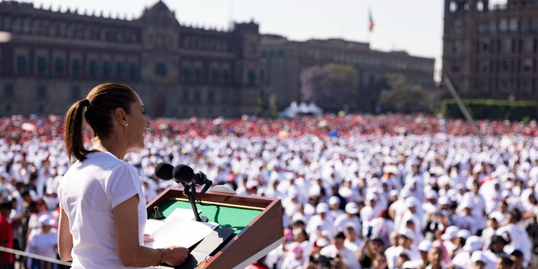 “Sí al deporte, sí a la paz”, afirma Sheinbaum ante cientos de asistentes en el Zócalo.