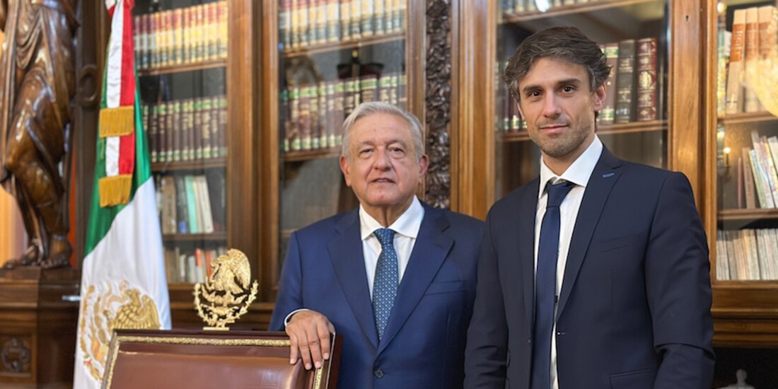 El Presidente, con Guido Croxatto (der.) el abogado de Pedro Castillo, ayer.