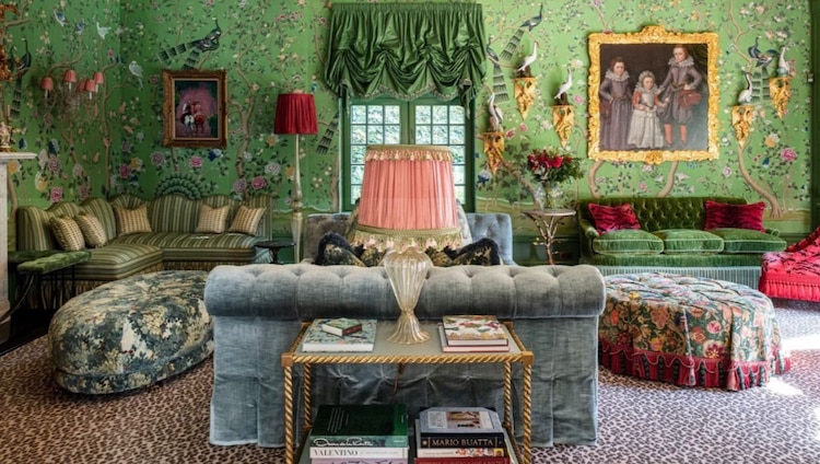 La mezcla de texturas y estampados crea espacios llenos de personalidad sin caer en el caos visual