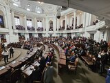 Diputados y diputadas en la sesión de ayer en el Congreso de la CDMX.