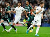 Luka Modric festeja el tanto que abrió la goleada del Real Madrid sobre el Celtic en la Jornada 6 del Grupo F de la Champions League.