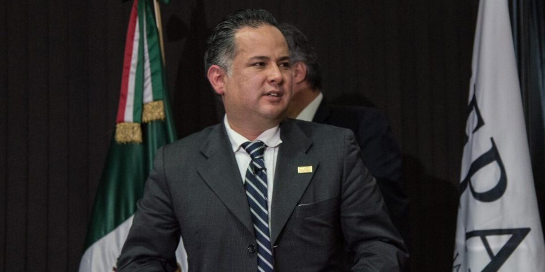 El titular de la UIF, Santiago Nieto.