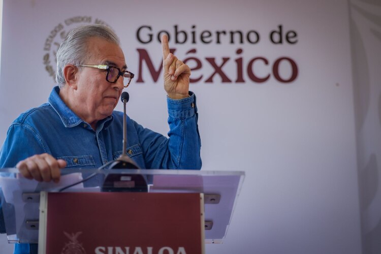 Rubén Rocha Moya encabezó jornadas de limpieza de ríos.