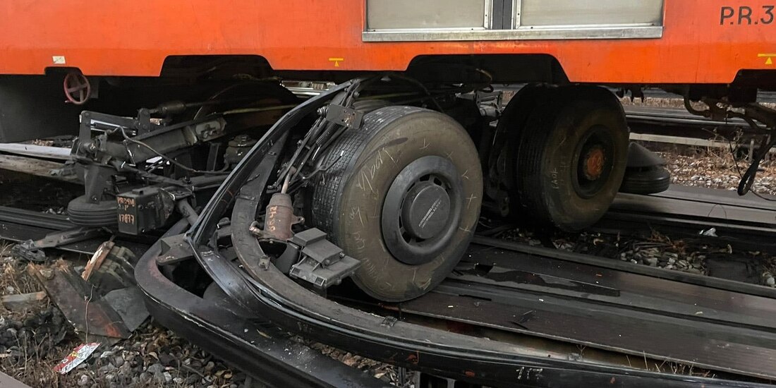 Descarrilamiento reportado por usuarios en la Línea 3.