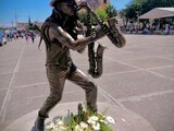 Develan estatua de "Sax" de Maldita Vecindad en San Luis Potosí
