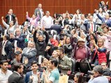 Votación de la bancada de Morena en la Cámara de Diputados, el jueves en la noche.