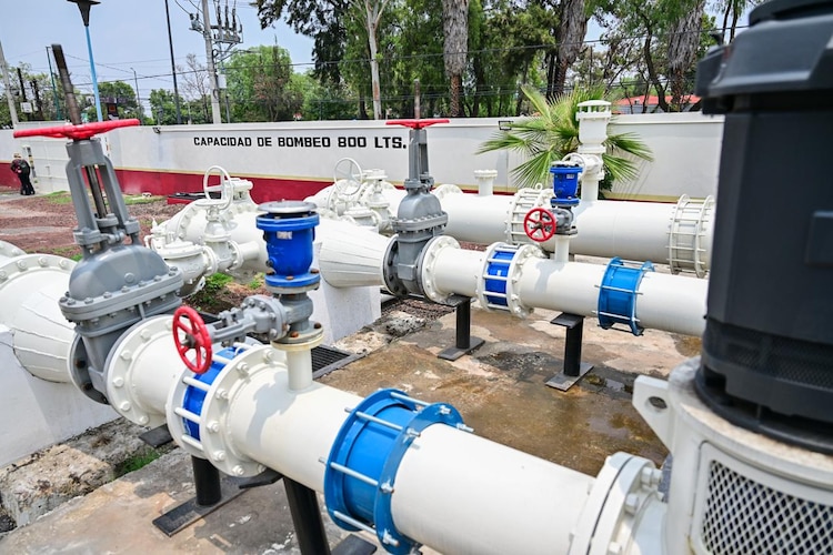 Instalación de nuevos motores y sistemas eléctricos en la Planta de Rebombeo Zaragoza.