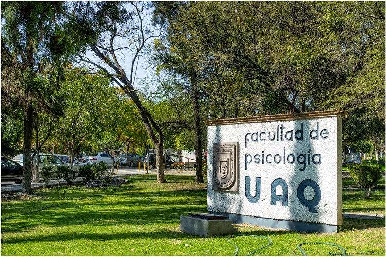 Un día como hoy, se fundó la Universidad de Querétaro.