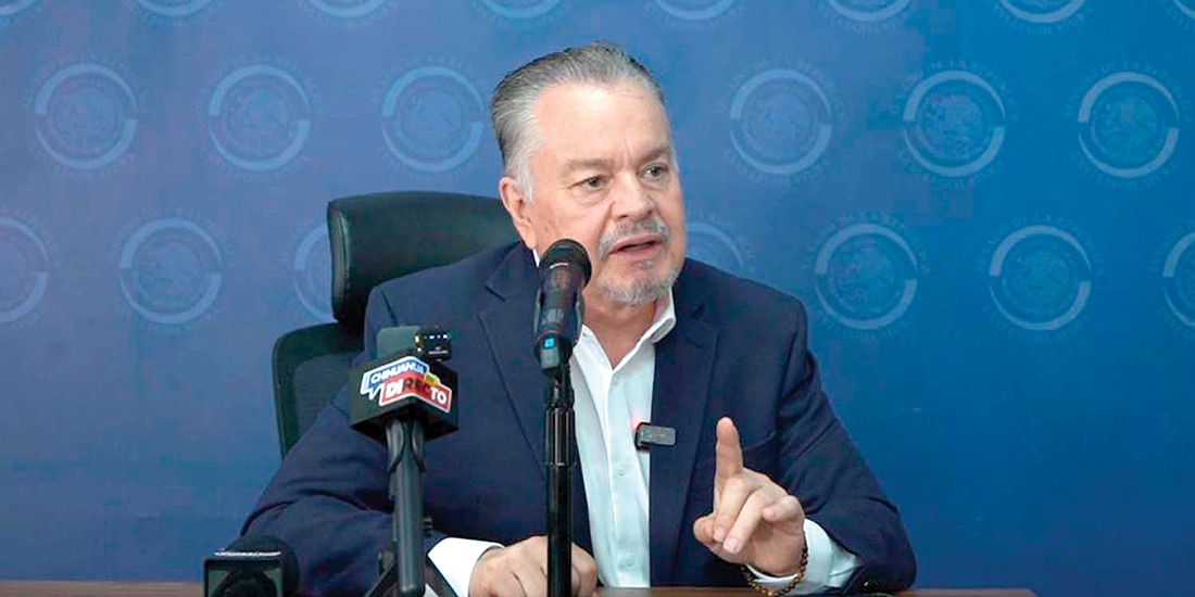RUEDA DE PRENSA del senador de Acción Nacional Mario Vázquez Robles, ayer, desde Chihuahua.