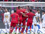 Futbolistas del Toluca festejan un gol contra Pumas en la Fecha 7 de la Liga MX, el pasado 29 de agosto.