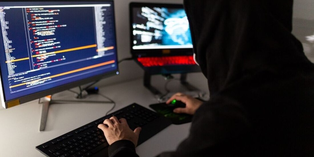 Diputados del PRD presentan denuncia por hackeo a sus redes sociales.