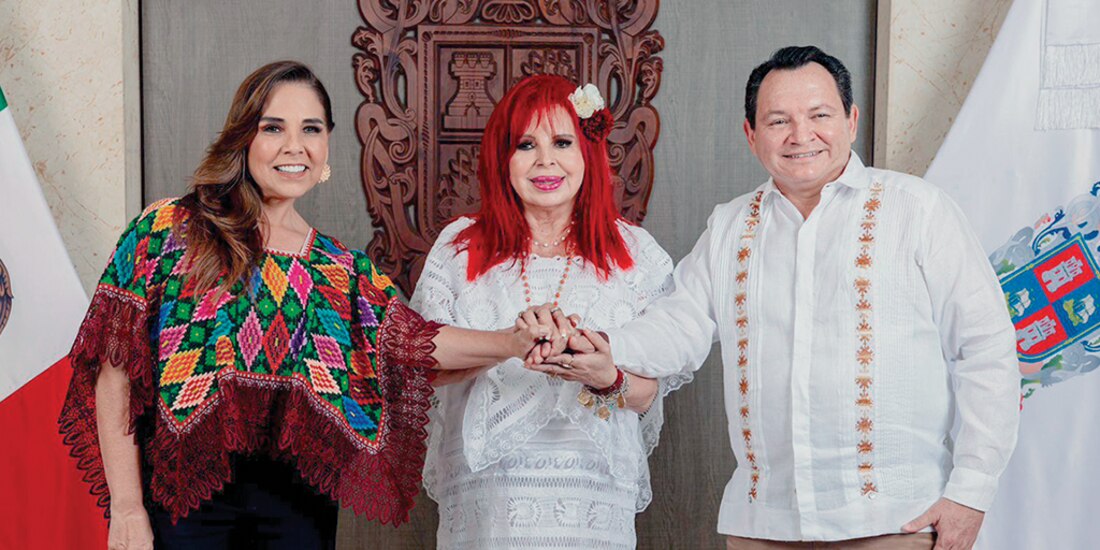 Las gobernadoras y el gobernador, ayer, en el encuentro.