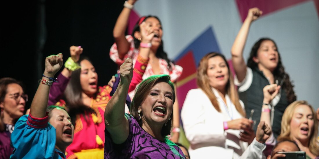 Xóchitl Gálvez en encuentro con mujeres desde Pepsi Center.