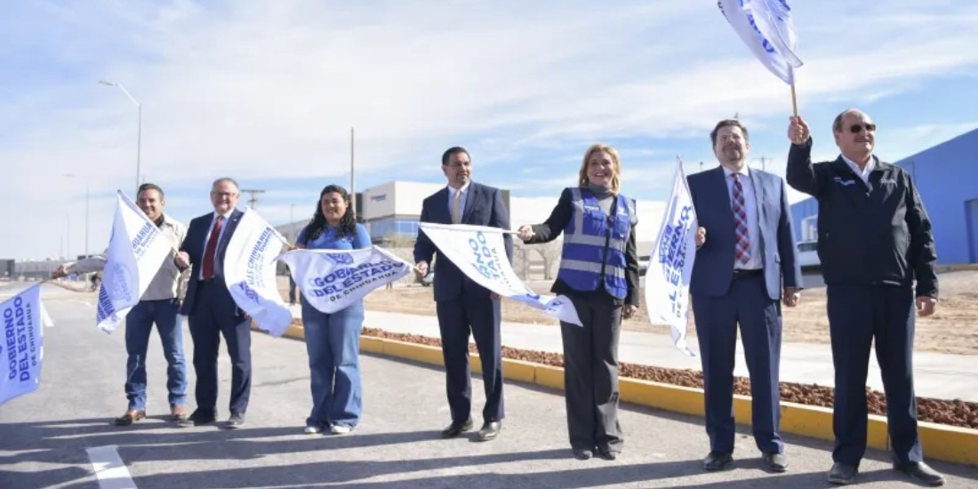 Maru Campos entrega la prolongación de avenida de Las Torres, en Ciudad Juárez.